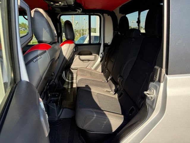 Used 2022 Jeep Gladiator Rubicon w/ LED Lighting Group AWD/4WD image 9