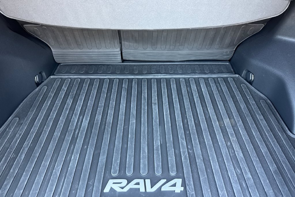 Certified 2025 Toyota RAV4 XLE AWD/4WD image 14