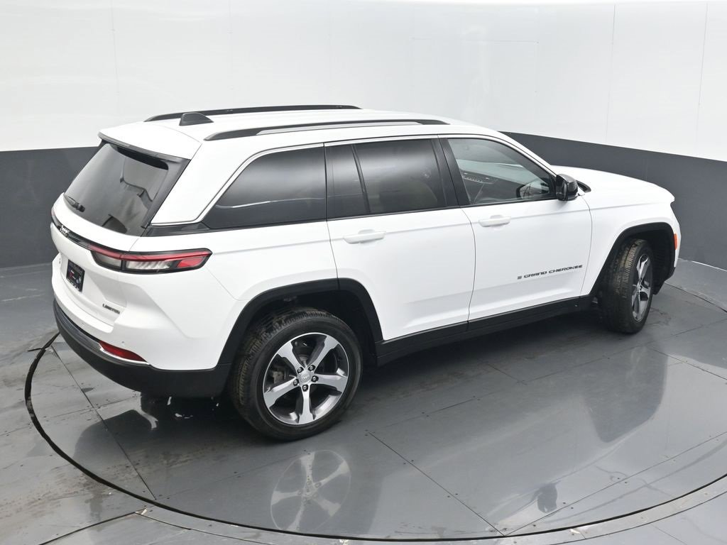 Used 2023 Jeep Grand Cherokee Limited image 42