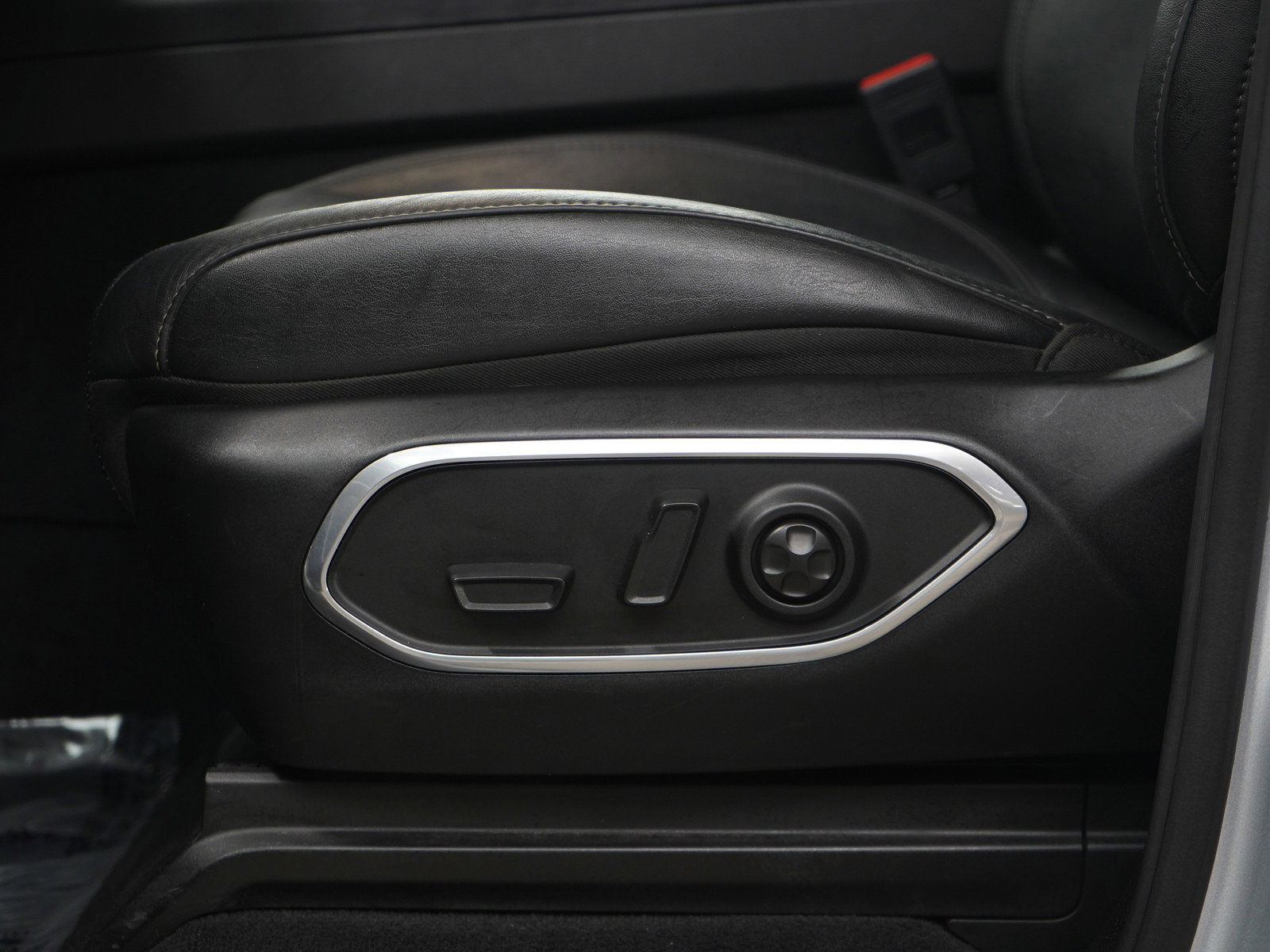 Used 2023 Jeep Wagoneer L Series II w/ Premium Group I image 25