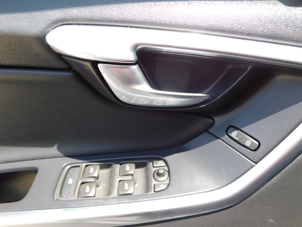 Used 2016 Volvo XC60 T5 FWD image 32