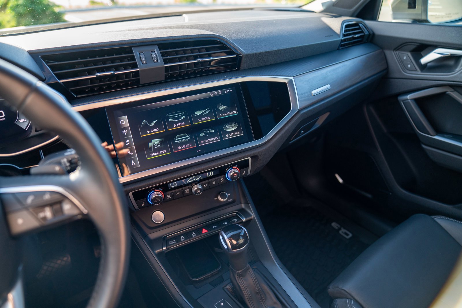 Used 2019 Audi Q3 2.0T Prestige w/ Prestige Package image 16