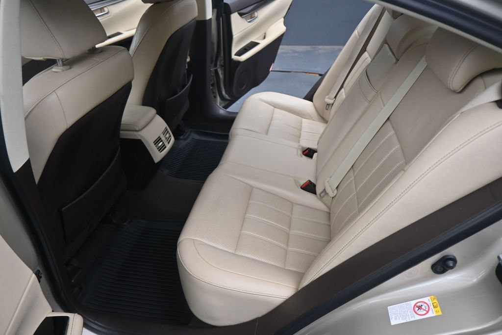 Used 2018 Lexus ES 350 w/ Luxury Package w/Wood Trim FWD image 16