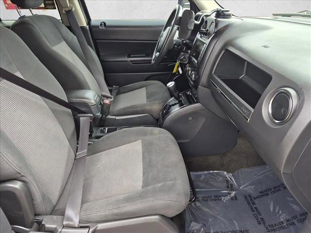 Used 2014 Jeep Patriot Latitude w/ Sun/Sound Group AWD/4WD image 21