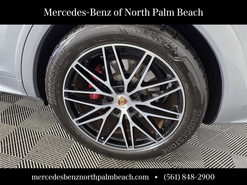Used 2025 Porsche Cayenne GTS image 18