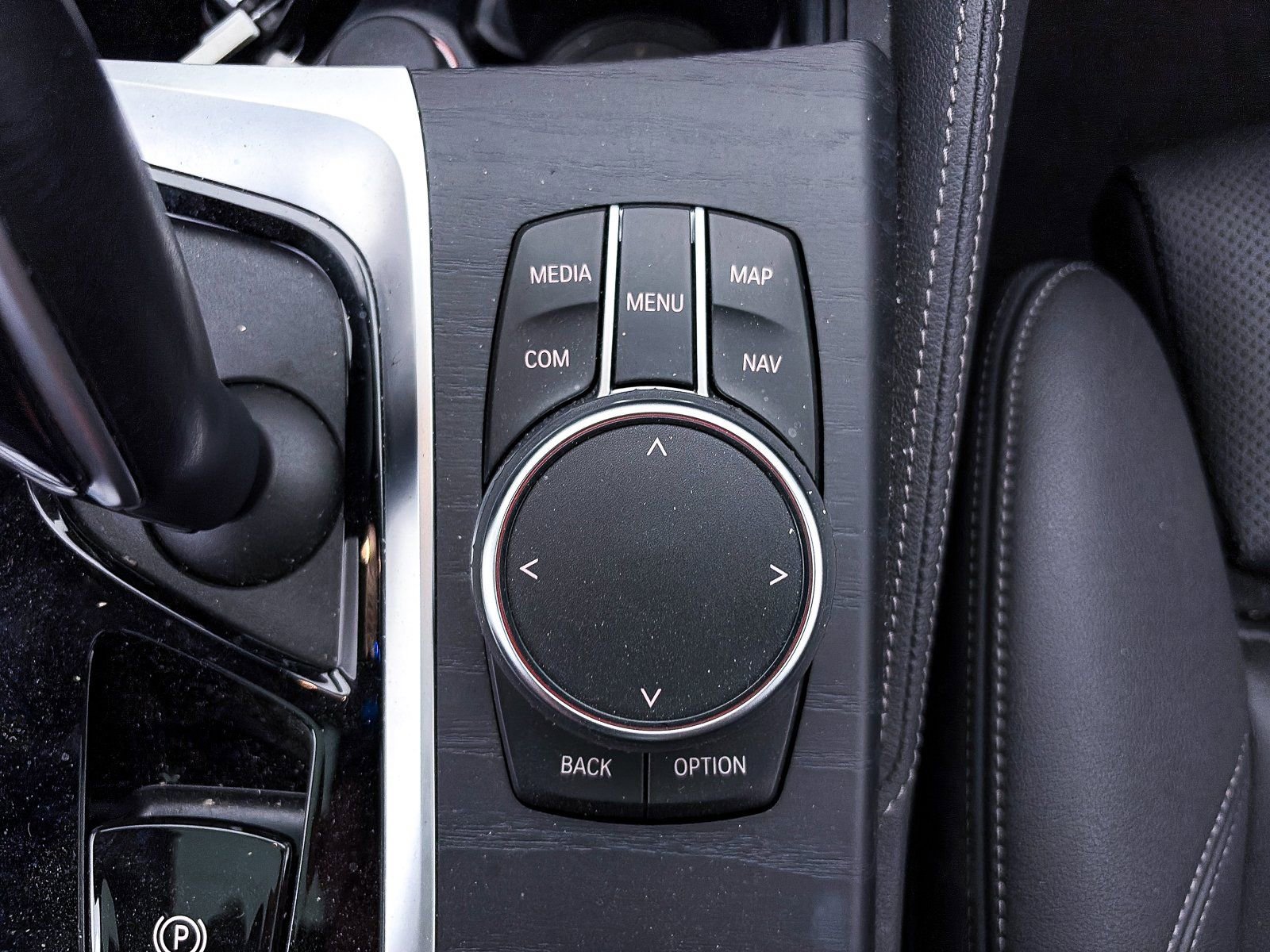 Used 2023 BMW 530e w/ M Sport Package image 25