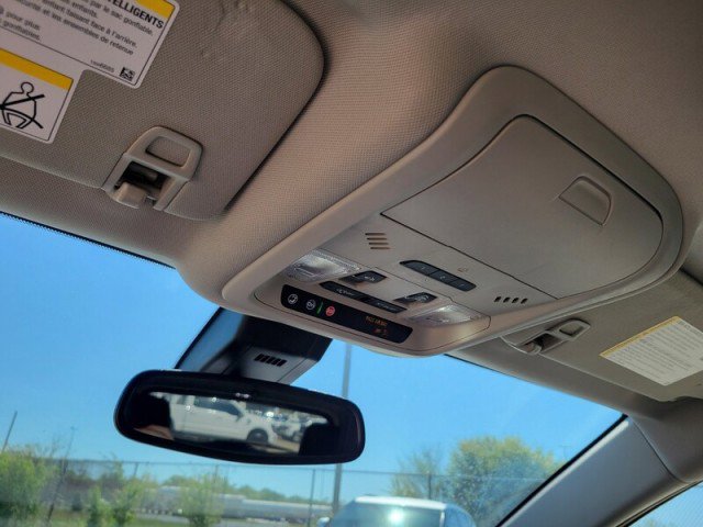 Used 2024 GMC Terrain Denali w/ Denali Premium Package image 21