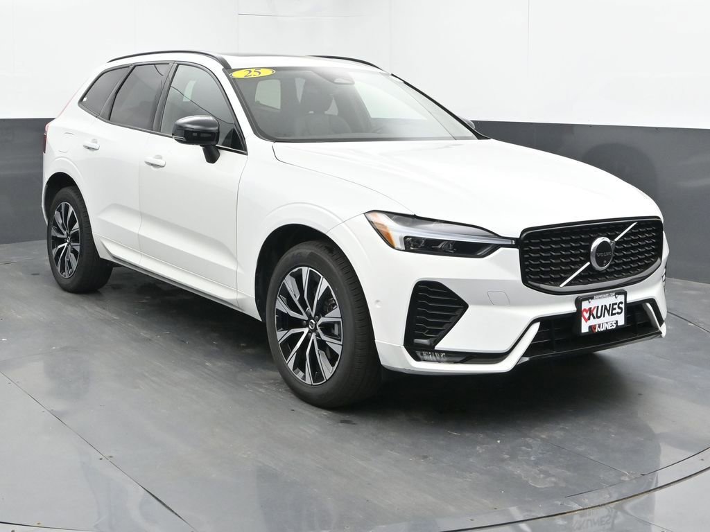 Used 2025 Volvo XC60 B5 Plus AWD/4WD image 3