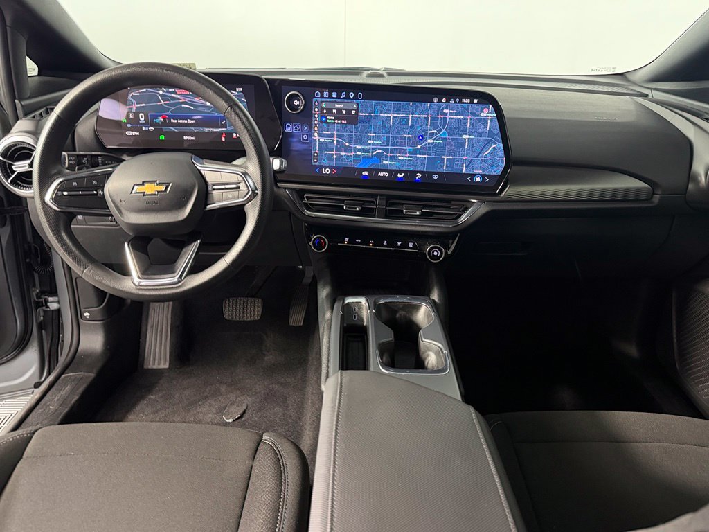 Used 2026 Chevrolet Equinox EV LT FWD image 17