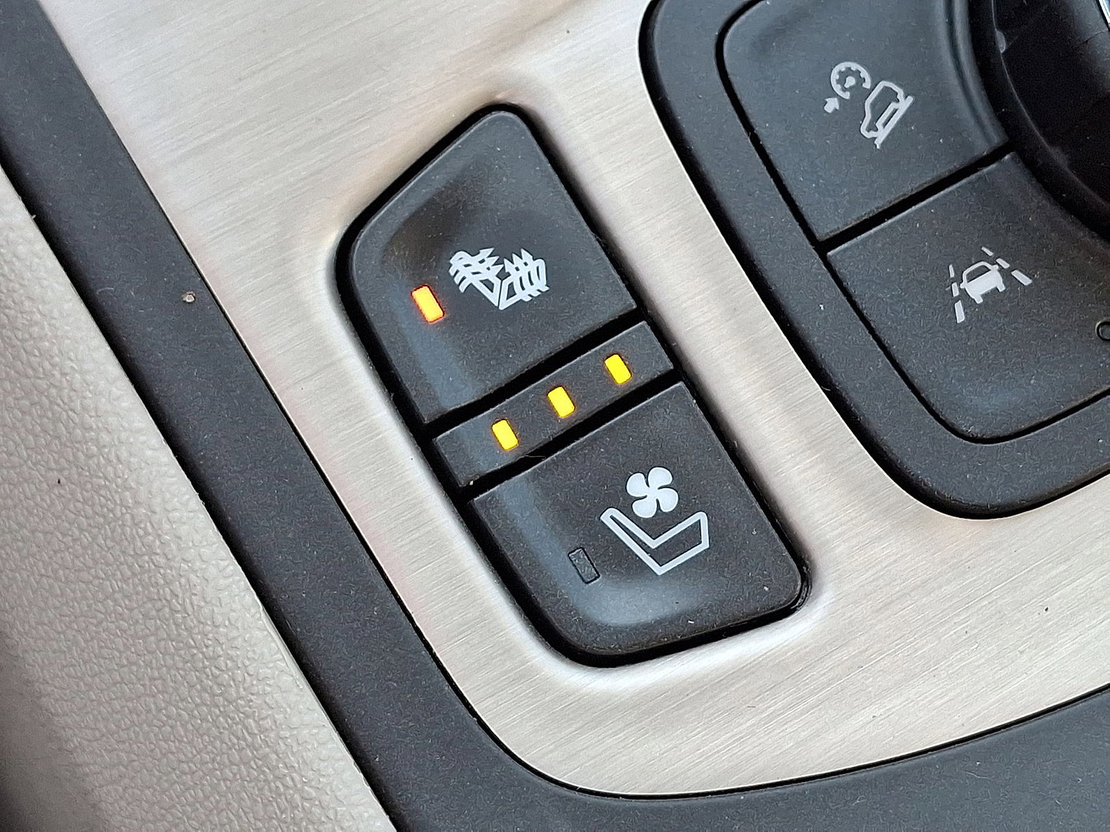 Certified 2023 GMC Terrain Denali w/ Denali Premium Package image 19