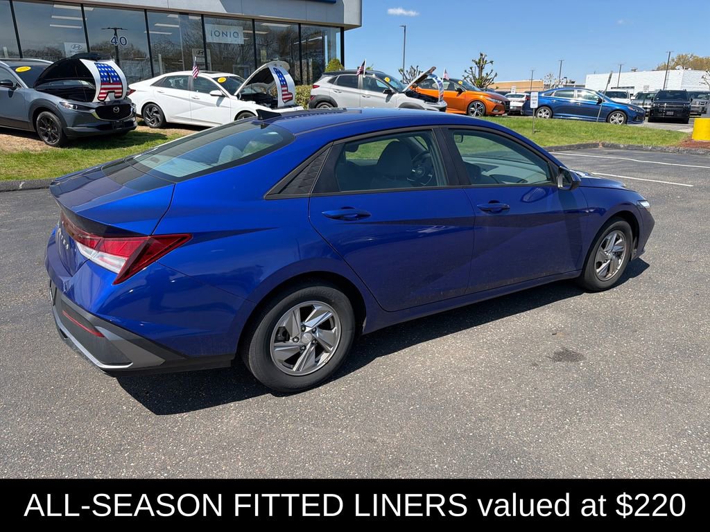Used 2024 Hyundai Elantra SE FWD image 3