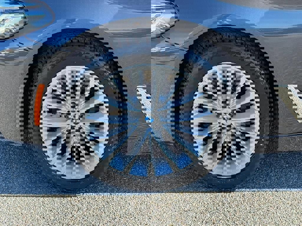 Used 2021 BMW 530i xDrive w/ Premium Package image 13