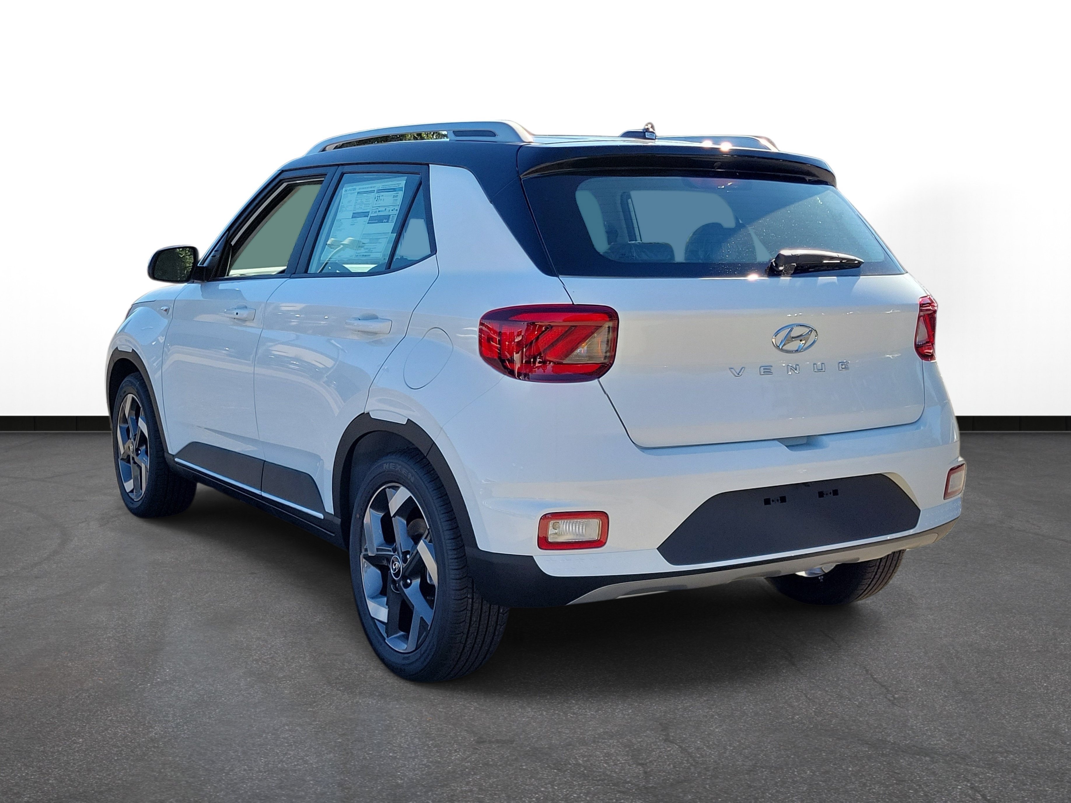 New 2026 Hyundai Venue SEL FWD image 3