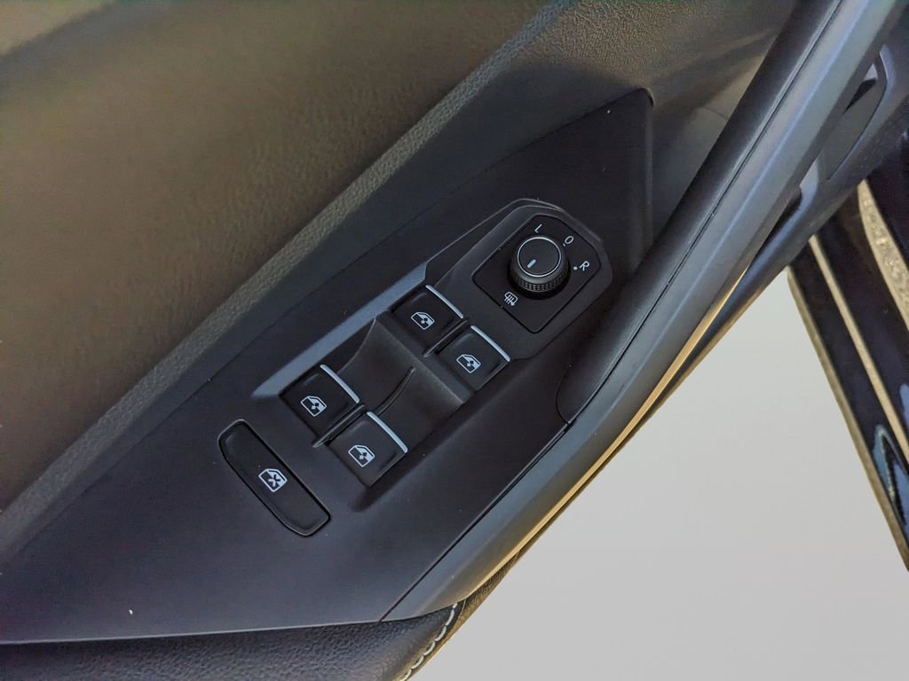 Used 2025 Volkswagen Jetta Sport image 15