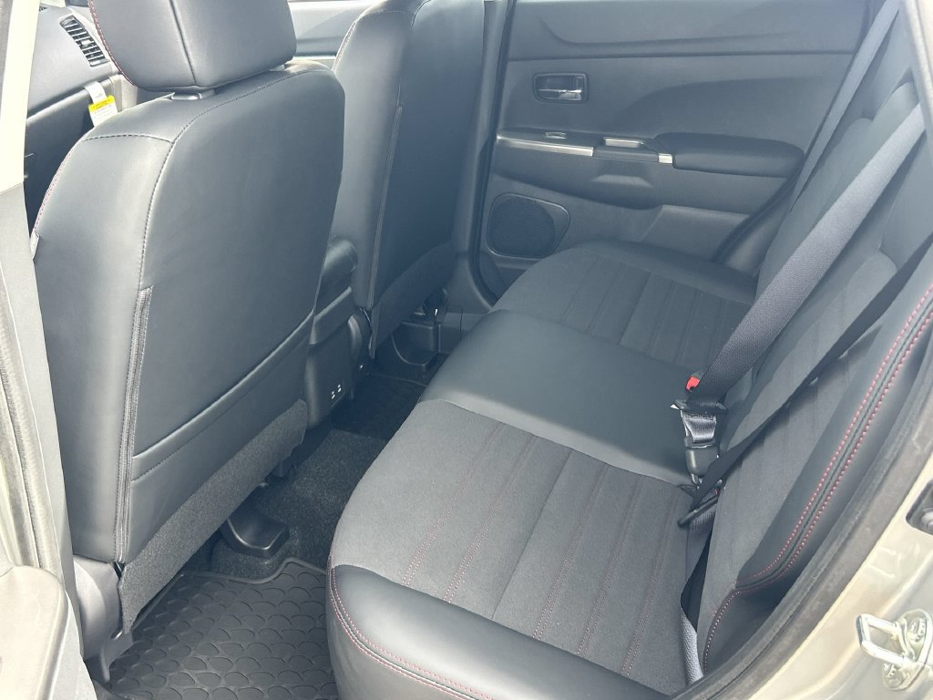 New 2027 Mitsubishi Outlander Sport SE FWD image 18