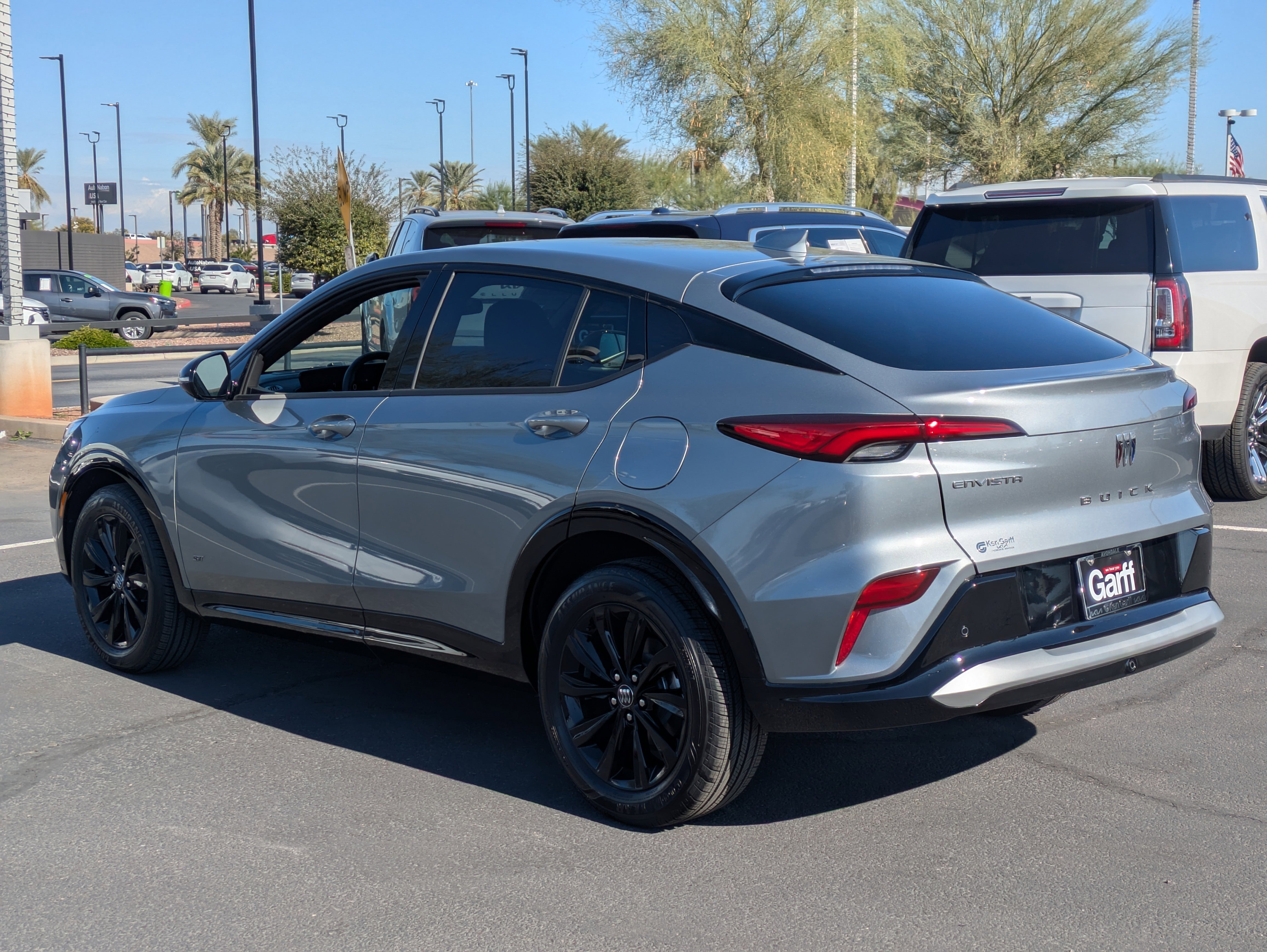Used 2025 Buick Envista Sport Touring image 3