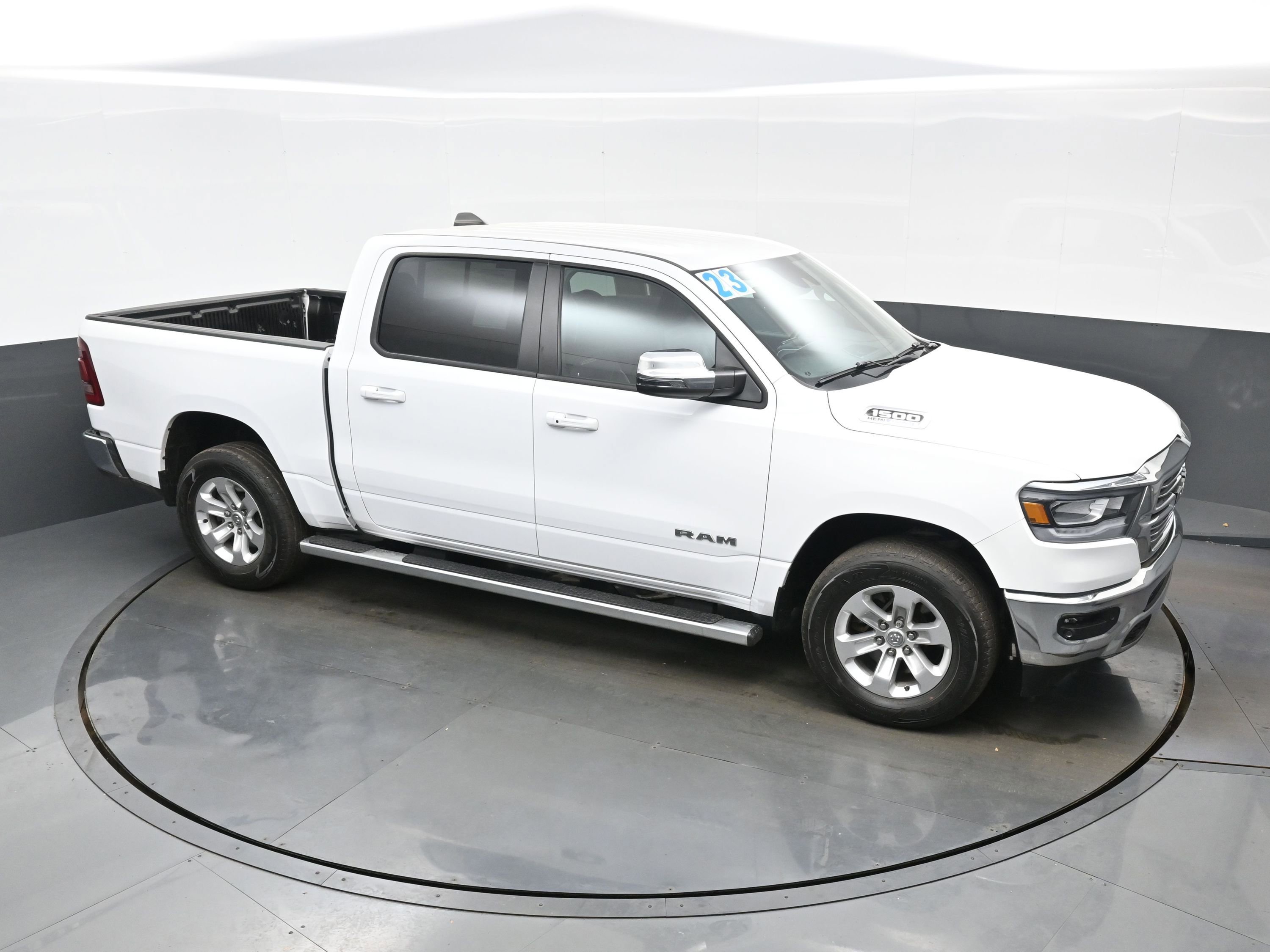 Used 2023 RAM 1500 Laramie AWD/4WD image 39