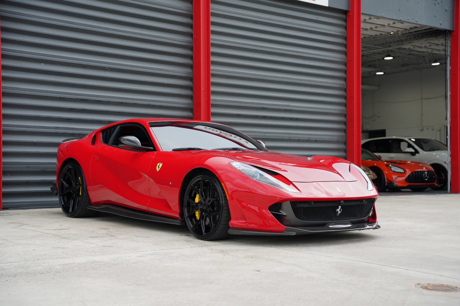 Used 2019 Ferrari 812 Superfast RWD image 3