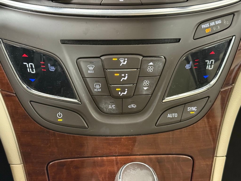 Used 2016 Buick Regal Premium w/ Driver Confidence Package #1 FWD image 16