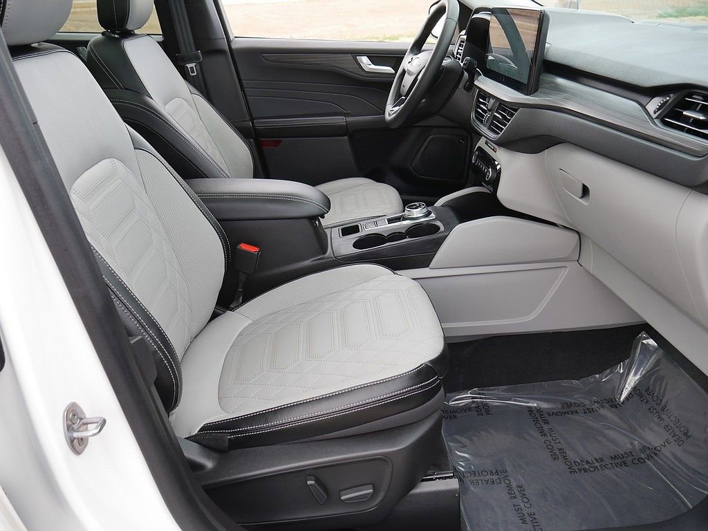 Used 2023 Ford Escape Platinum w/ Premium Technology Package AWD/4WD image 59