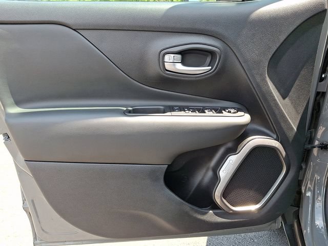 Used 2020 Jeep Renegade Limited AWD/4WD image 19