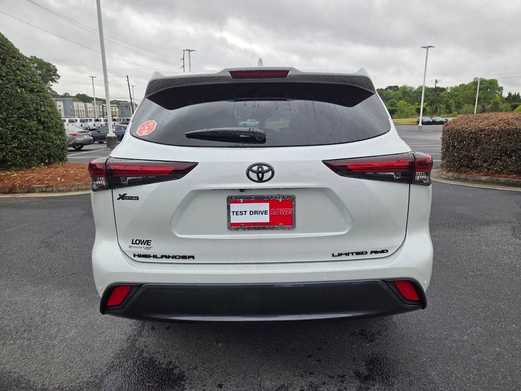 New 2026 Toyota Highlander Limited AWD/4WD image 10
