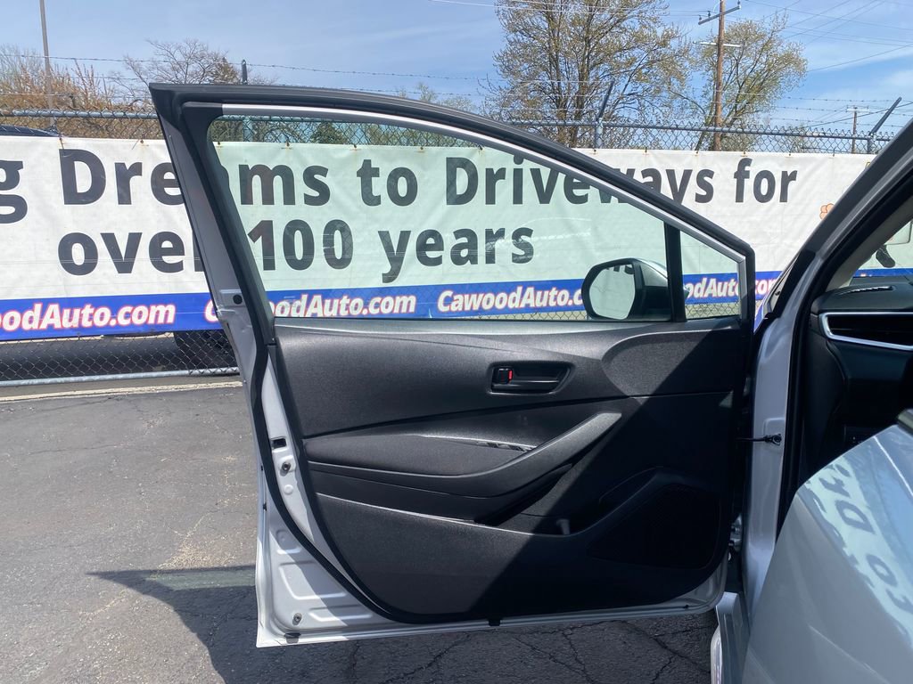 Used 2023 Toyota Corolla LE FWD image 11