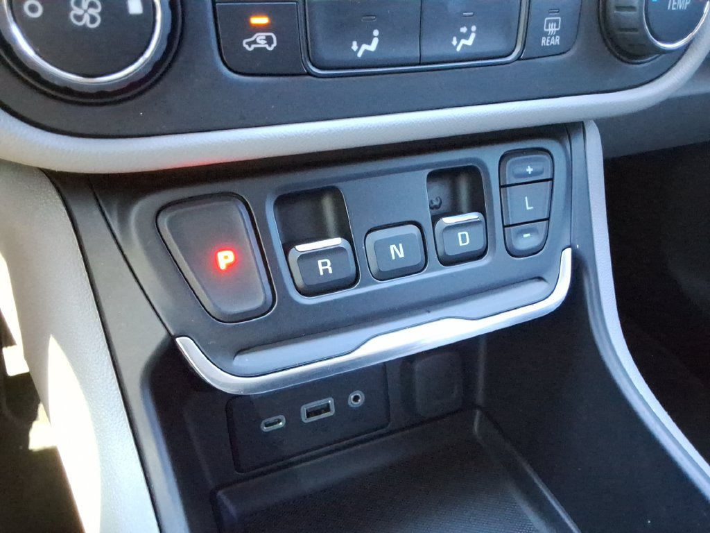 Used 2020 GMC Terrain SLE FWD image 33