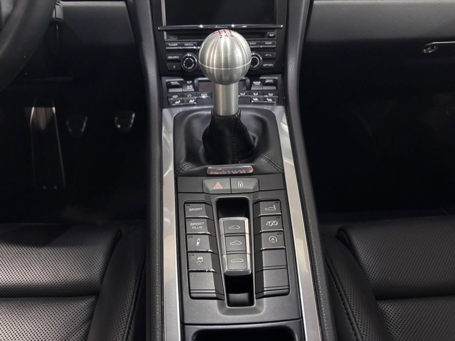 Used 2013 Porsche 911 Carrera 4S image 9