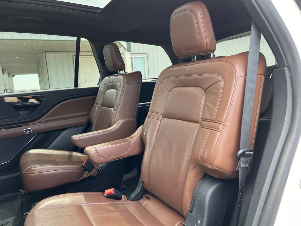 Used 2021 Lincoln Aviator Reserve w/ Elements Package Plus AWD/4WD image 38