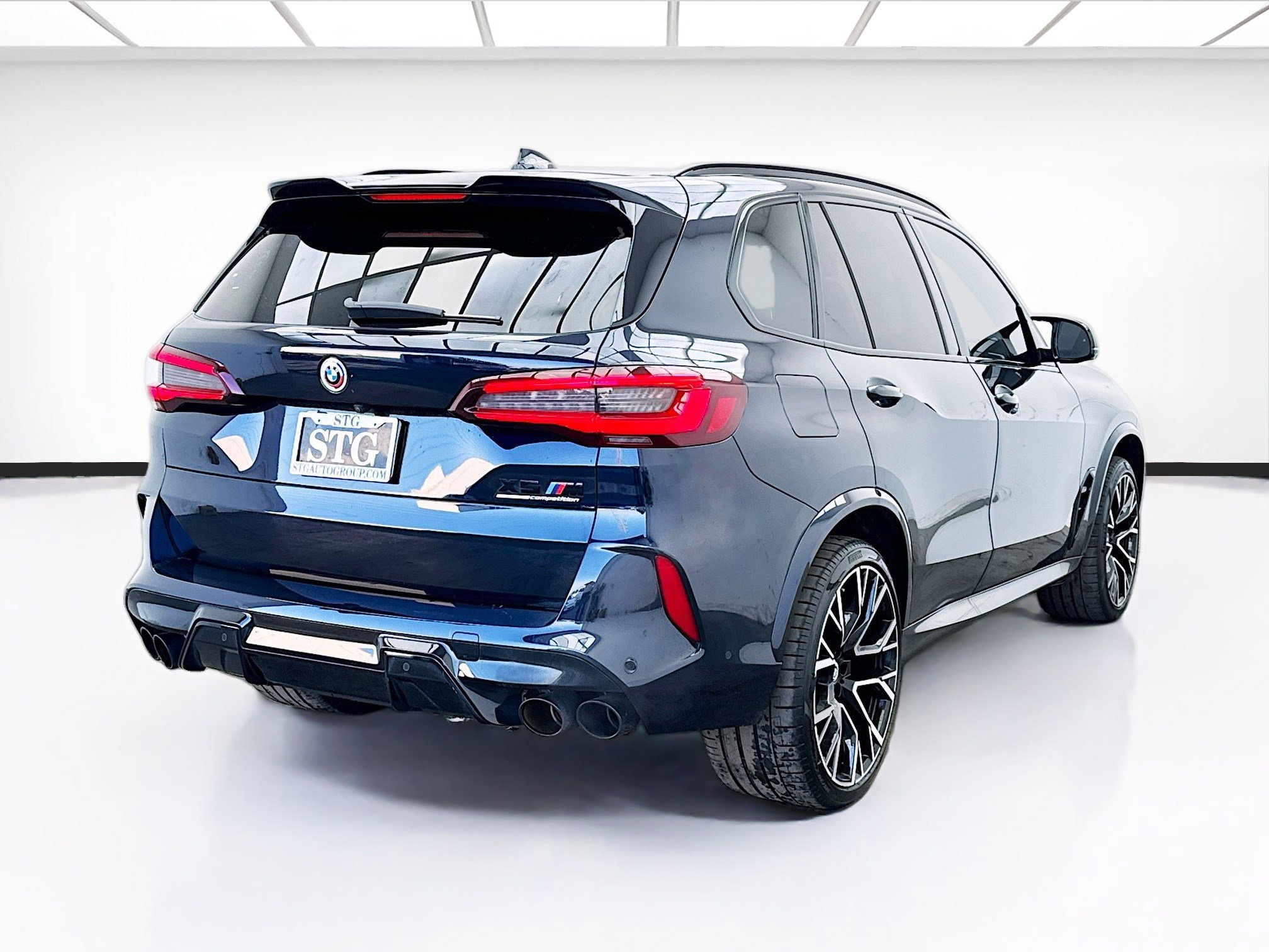 Used 2022 BMW X5 M w/ Competition Package 2 image 4