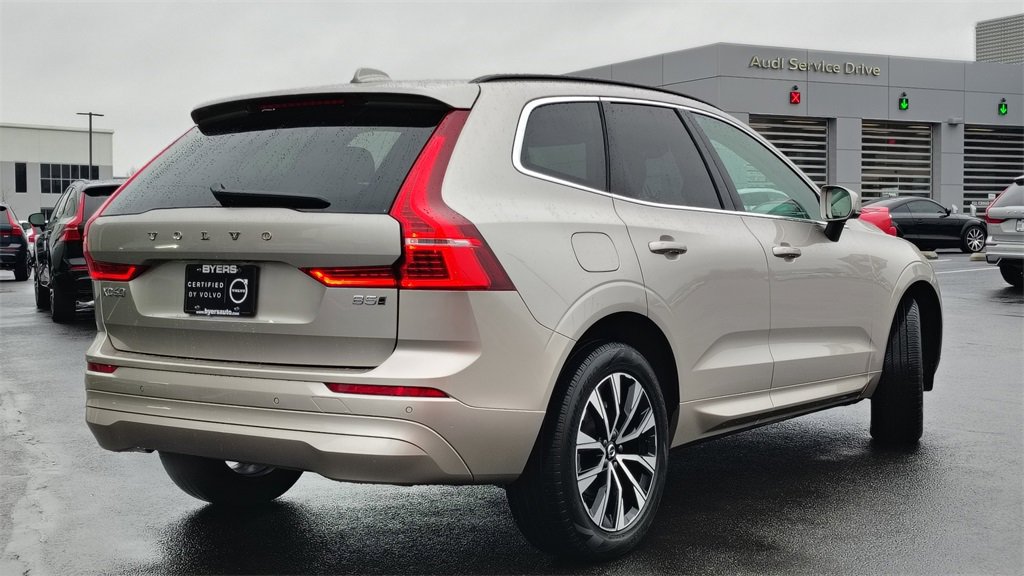Certified 2023 Volvo XC60 B5 Core w/ Climate Package image 3