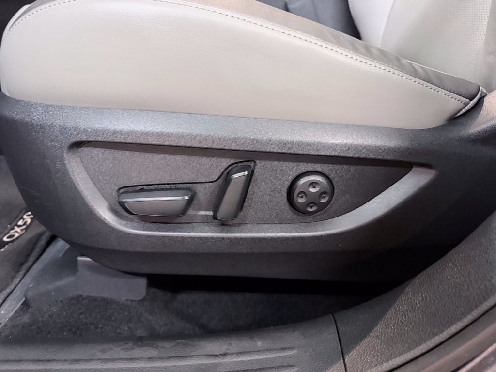 Certified 2023 INFINITI QX50 Luxe FWD image 11