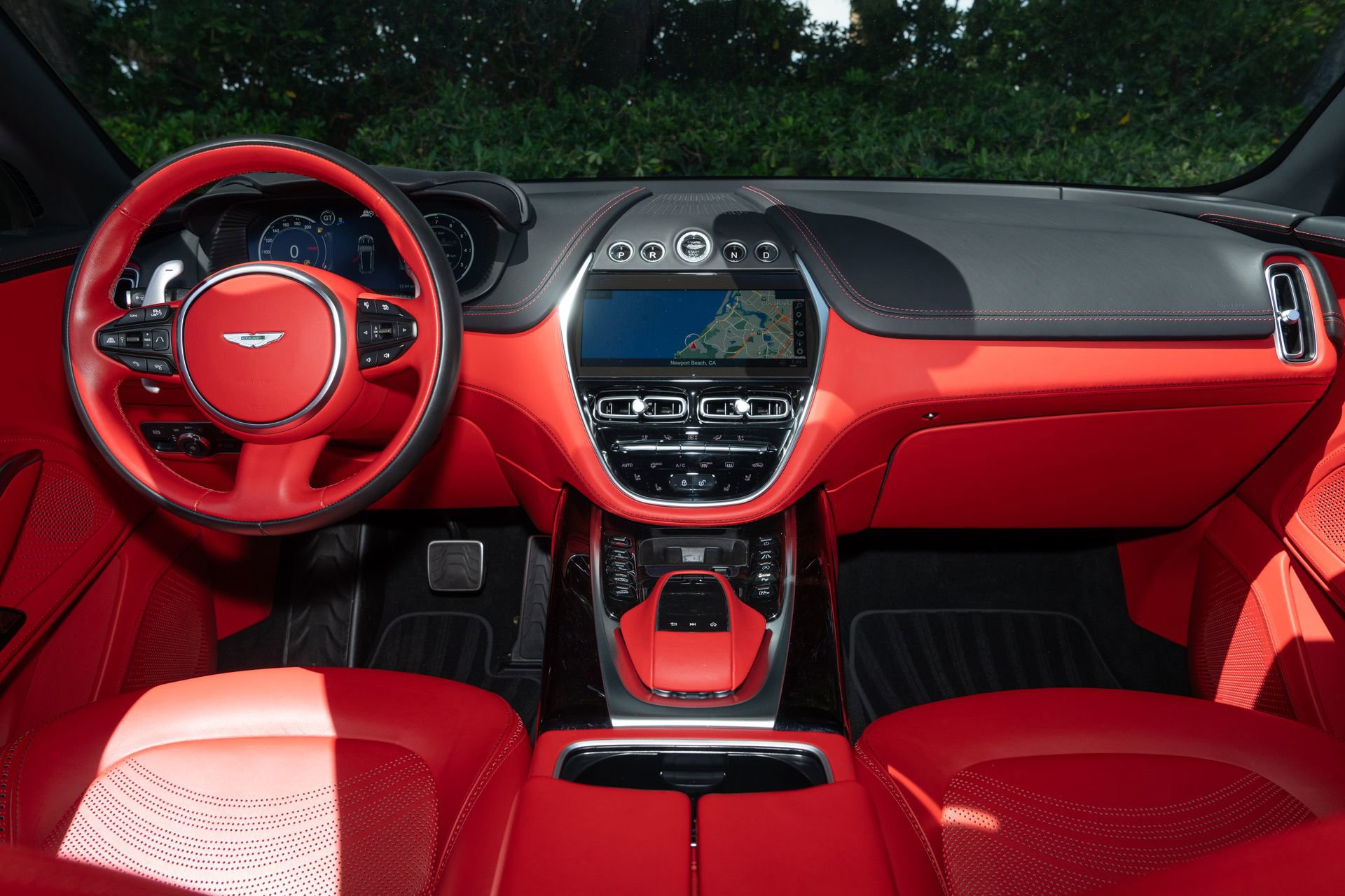 Used 2023 Aston Martin DBX AWD/4WD image 19