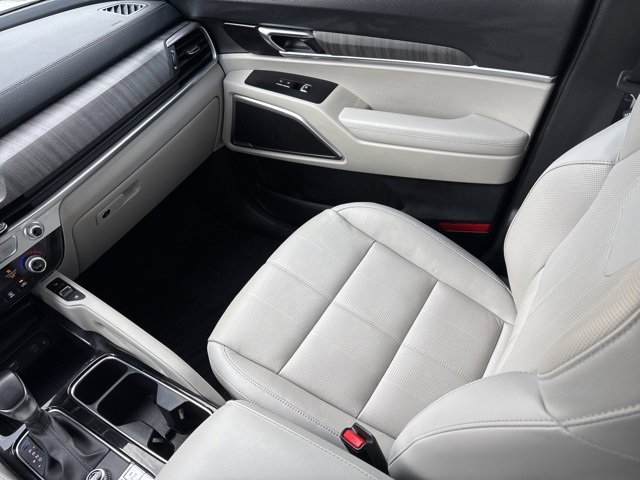 Used 2023 Kia Telluride EX image 18