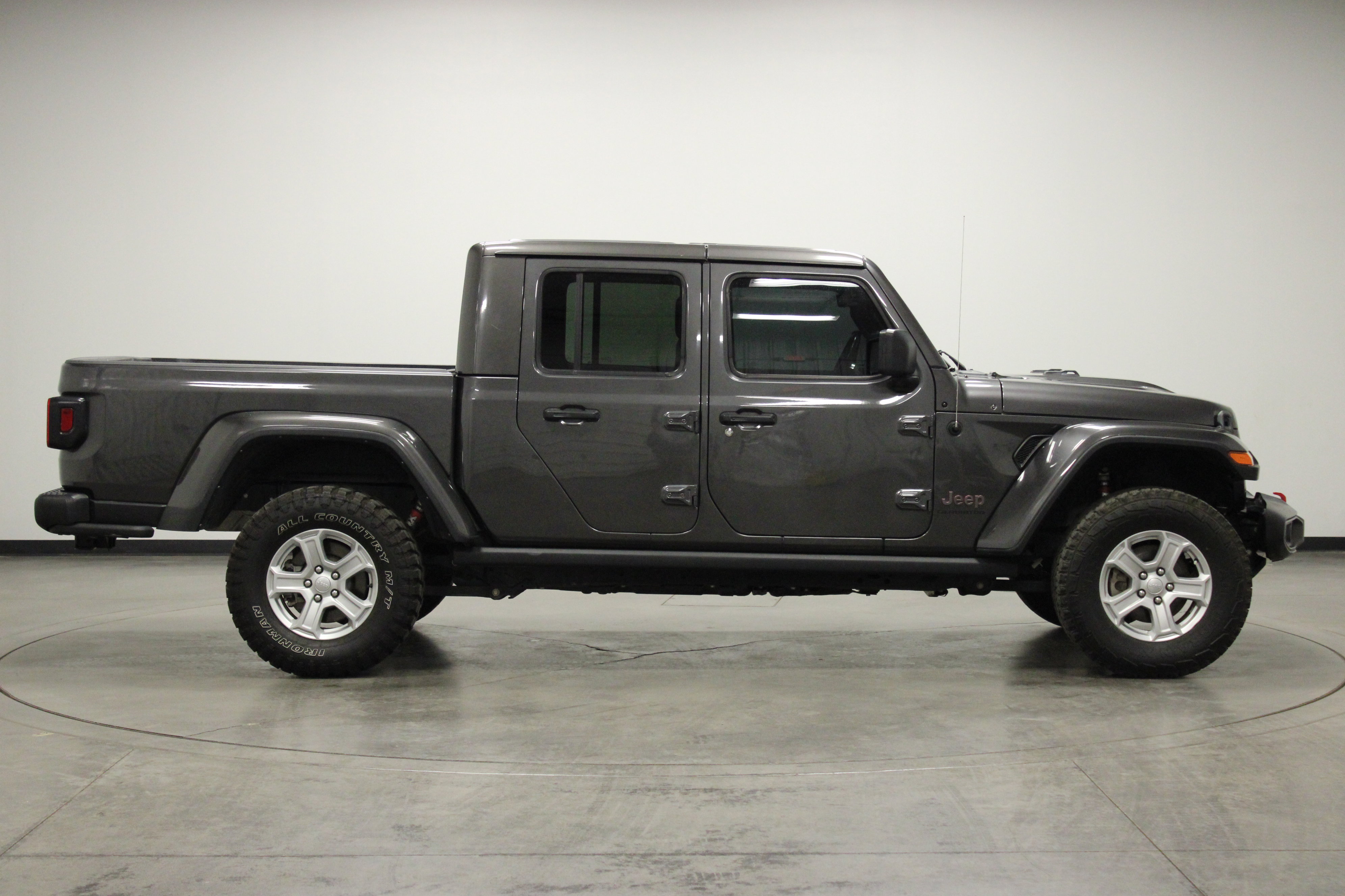 Used 2022 Jeep Gladiator Rubicon w/ Trailer Tow Package image 9