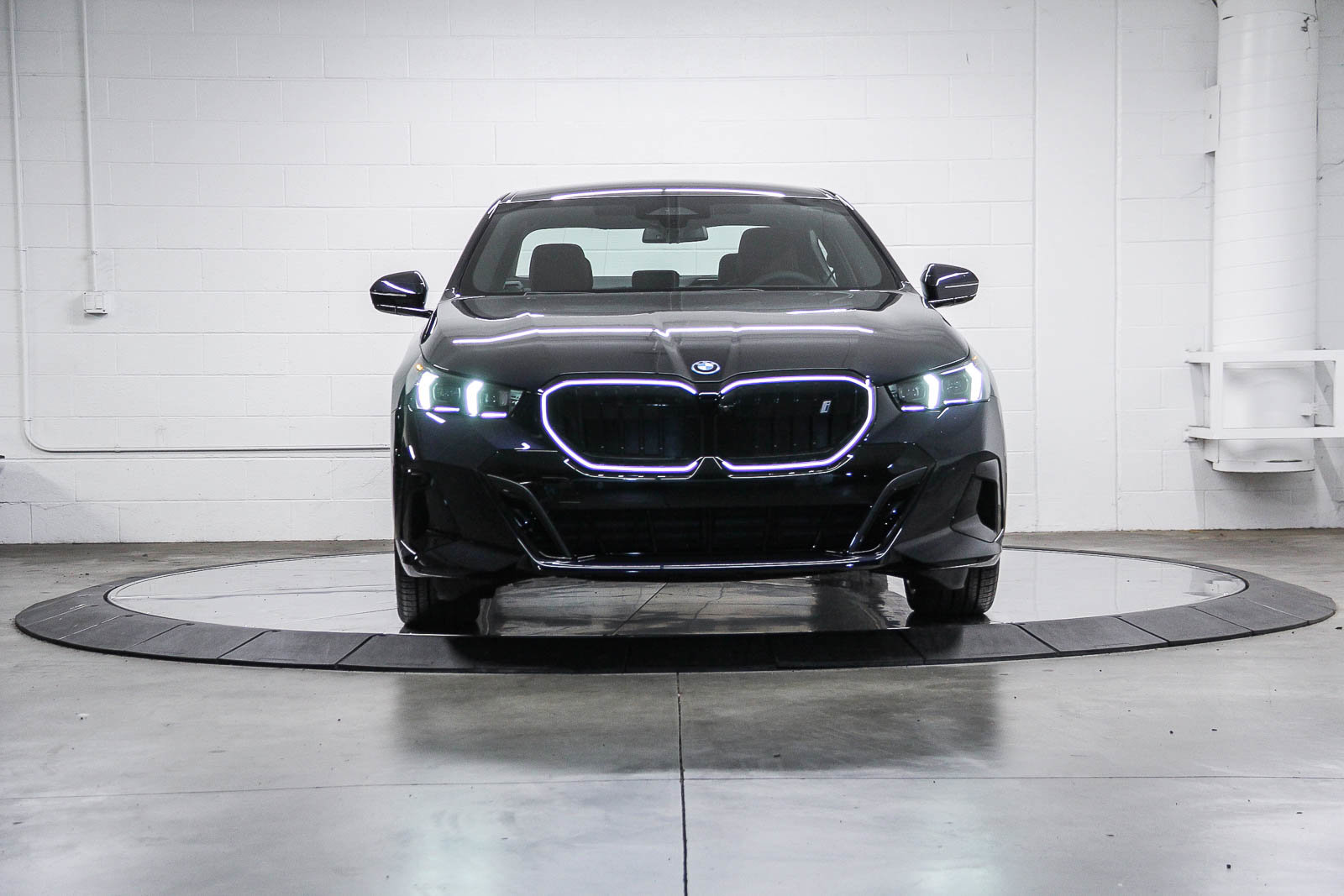 New 2026 BMW i5 eDrive40 w/ M Sport Package image 2