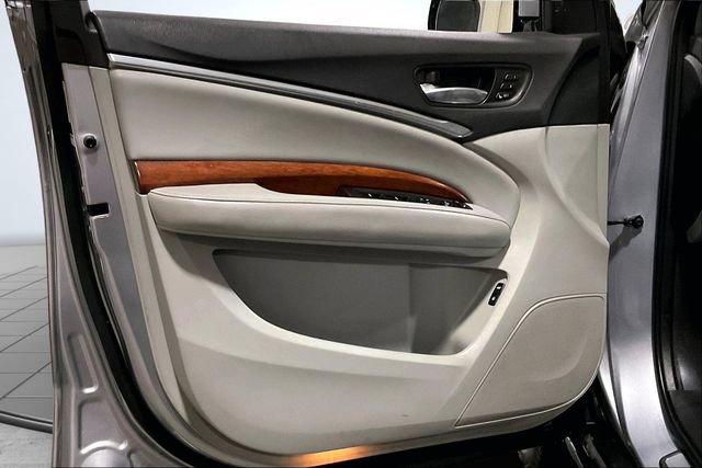 Used 2017 Acura MDX FWD w/ Advance Package image 23