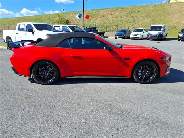 Used 2024 Ford Mustang GT Premium image 3