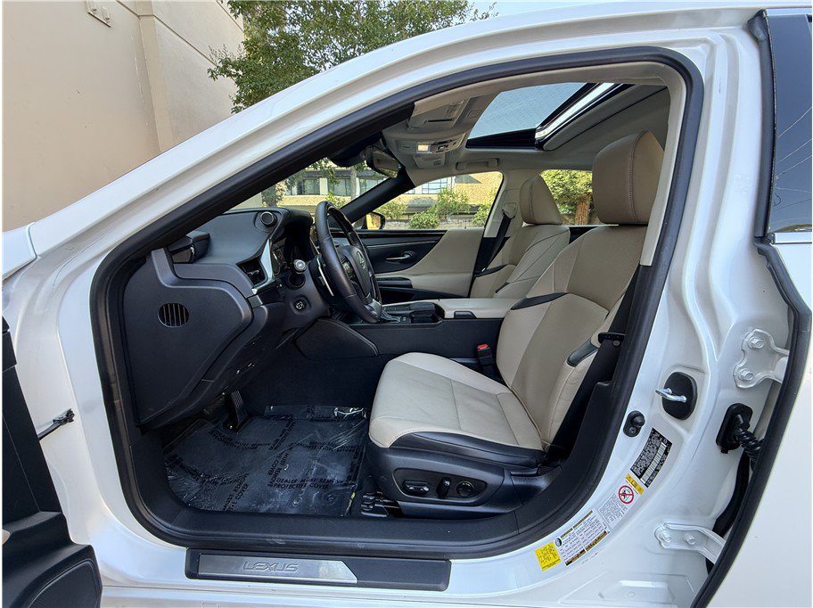 Used 2019 Lexus ES 300h w/ Premium Package FWD image 7