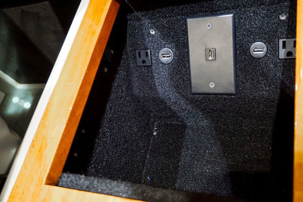 Used 2015 Mercedes-Benz Sprinter 2500 image 70