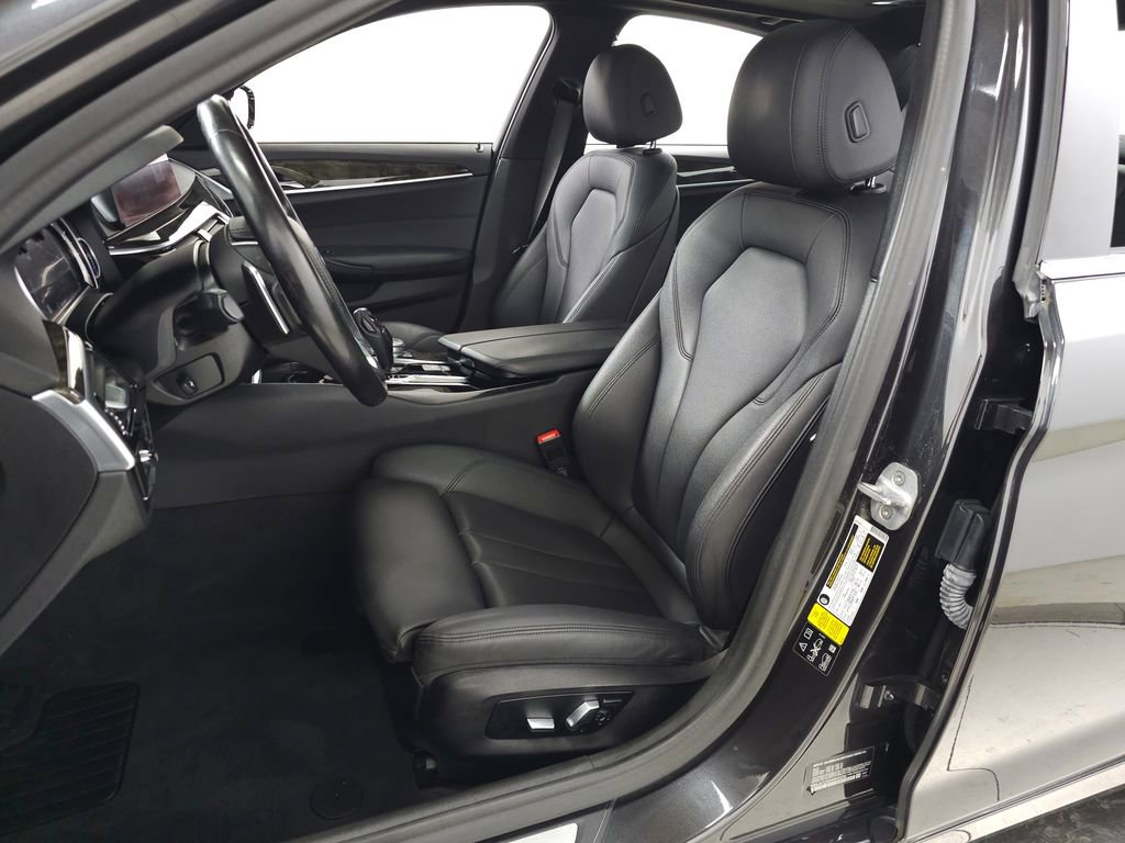 Used 2019 BMW 530i xDrive w/ Convenience Package AWD/4WD image 14
