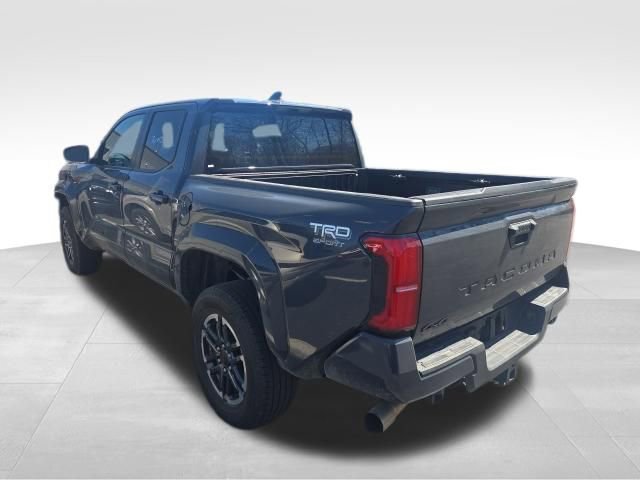 Used 2025 Toyota Tacoma TRD Sport image 3