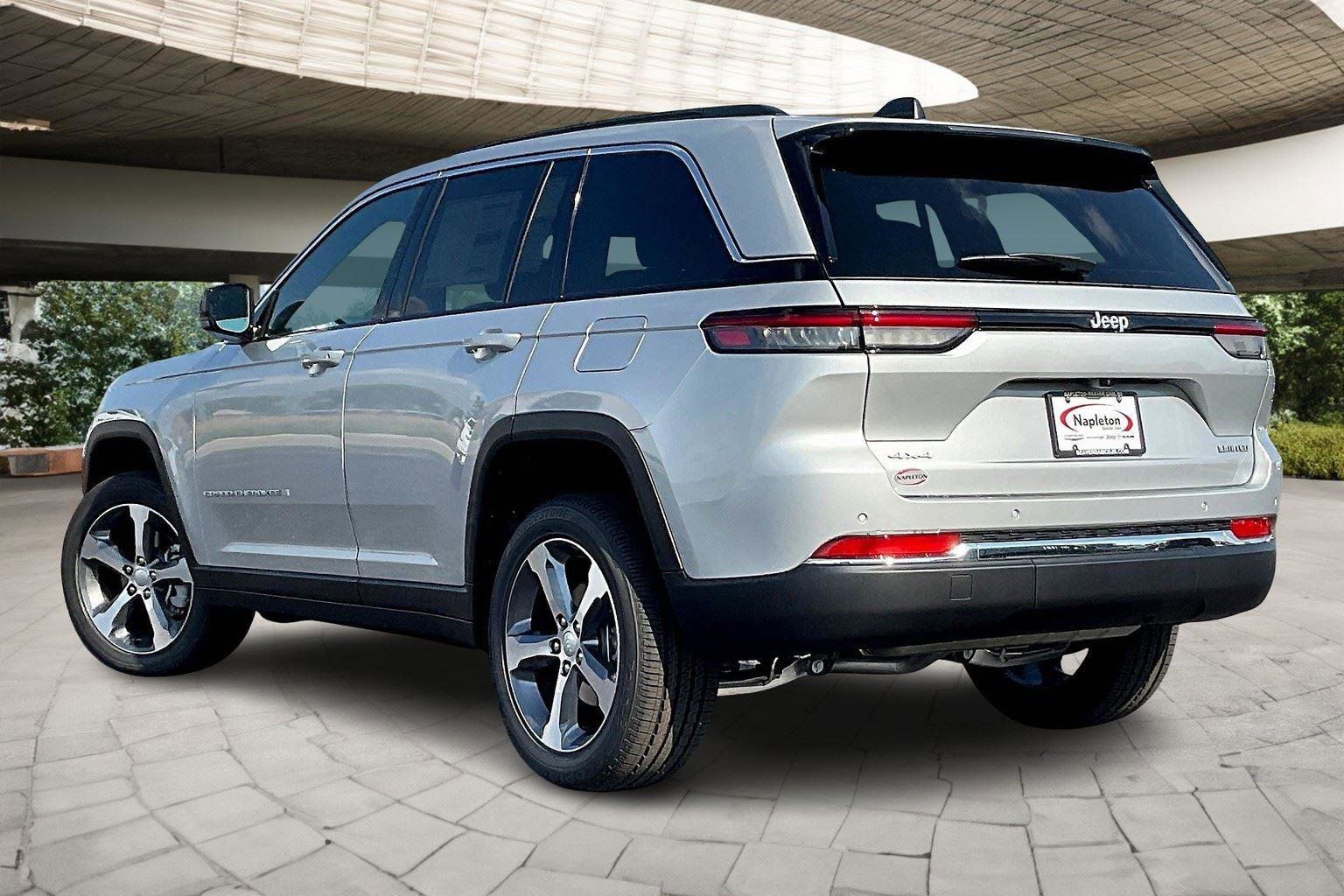 New 2025 Jeep Grand Cherokee Limited w/ Trailer Tow Package image 3