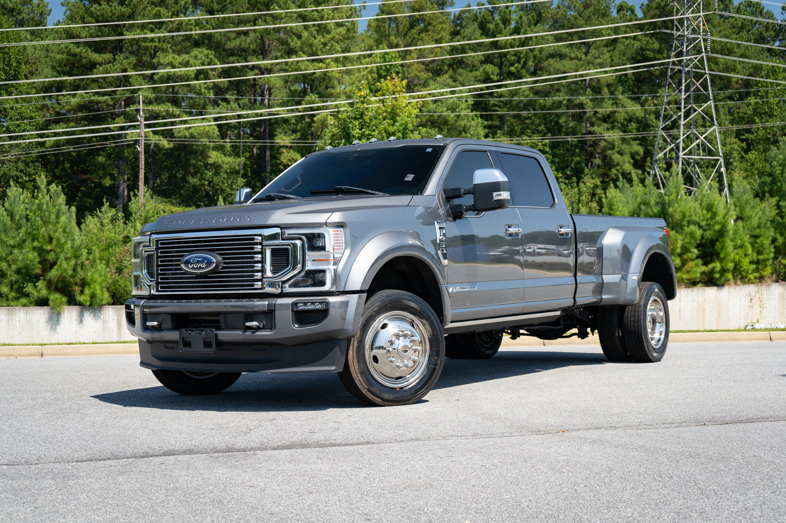 Used 2022 Ford F450 Platinum w/ FX4 Off-Road Package AWD/4WD image 2