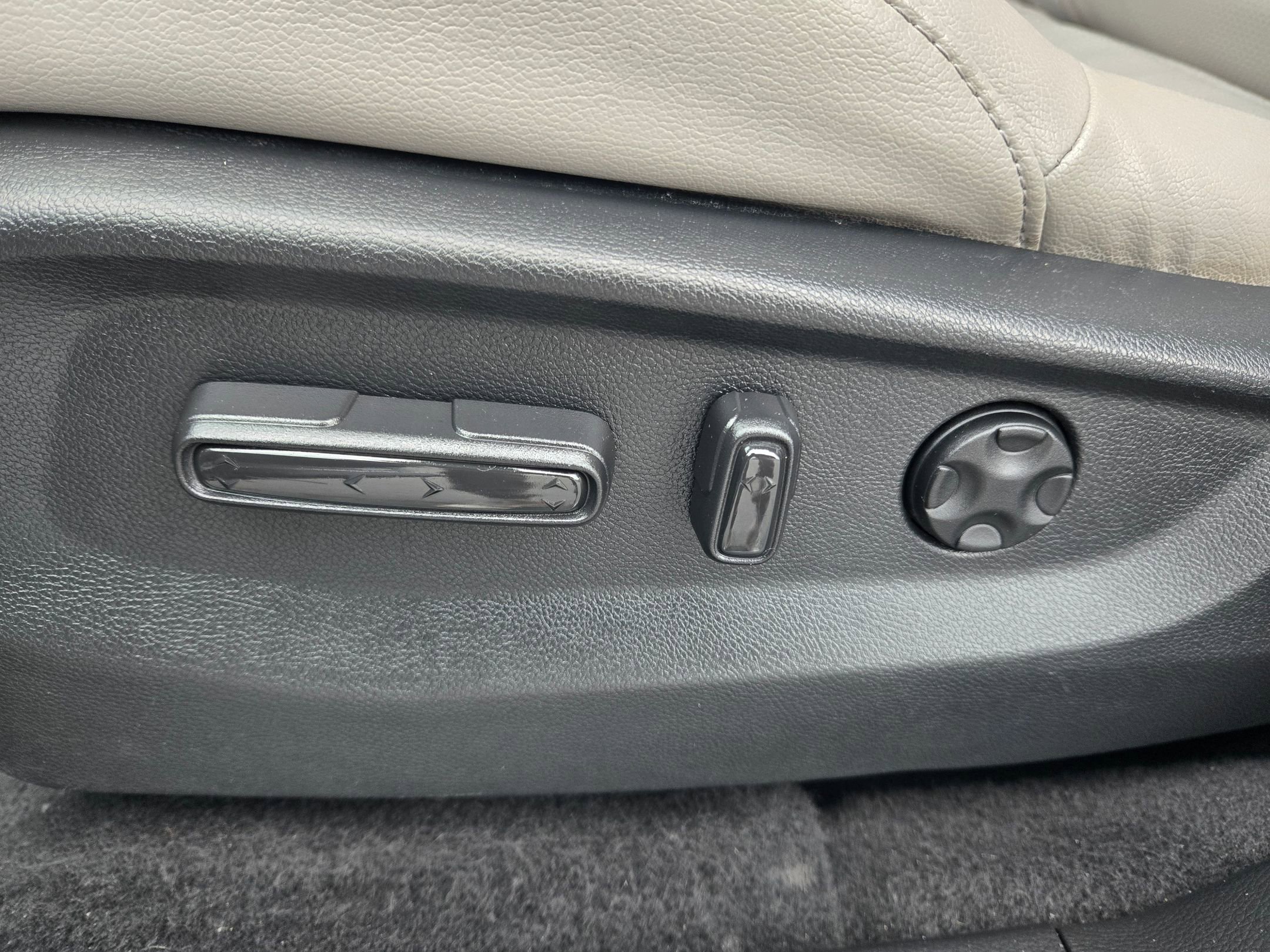 Used 2018 Honda CR-V Touring image 23