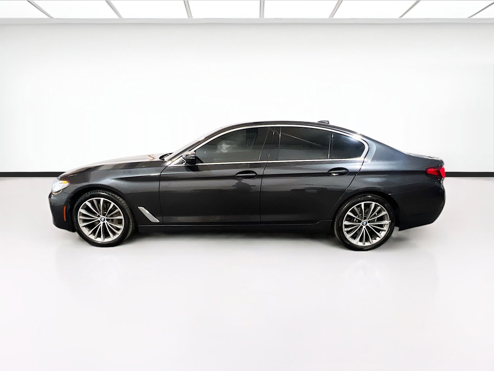 Used 2022 BMW 530i w/ Convenience Package image 24