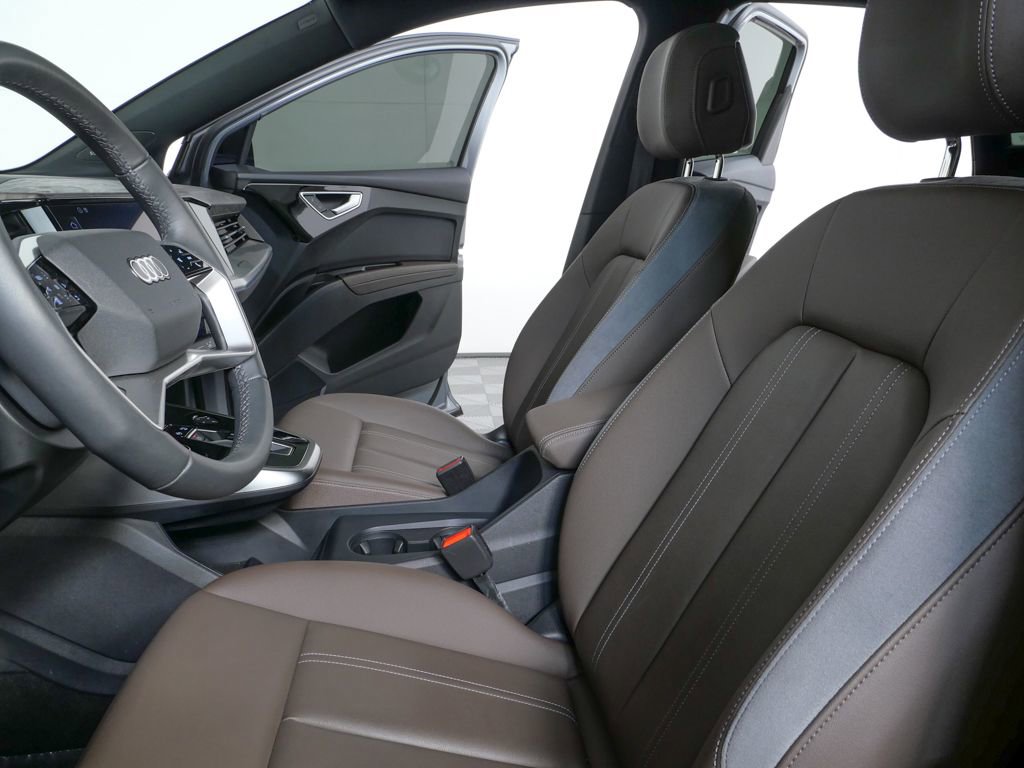 Used 2025 Audi Q4 e-tron Premium Plus w/ Premium Plus image 5