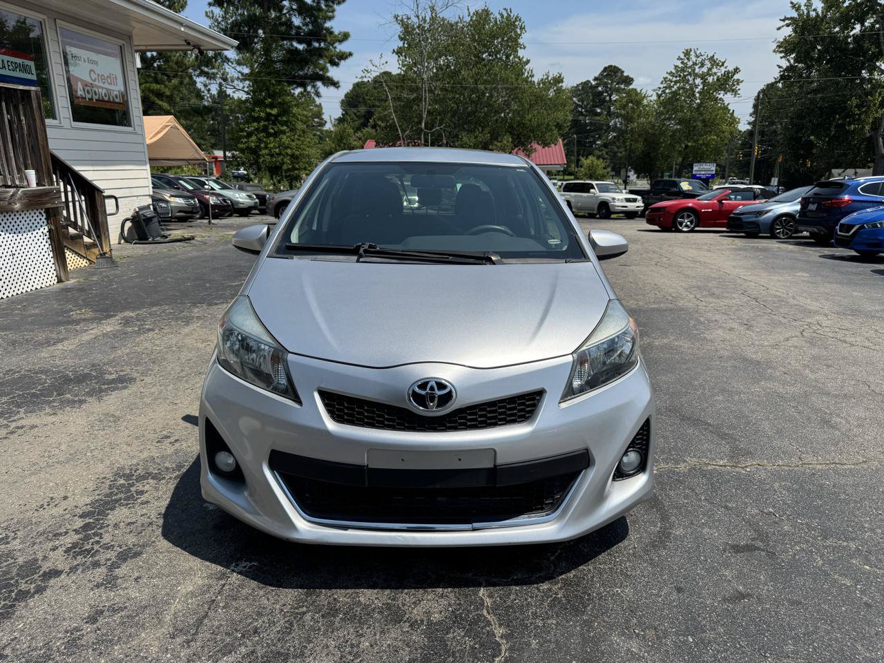 Used 2014 Toyota Yaris SE FWD image 3