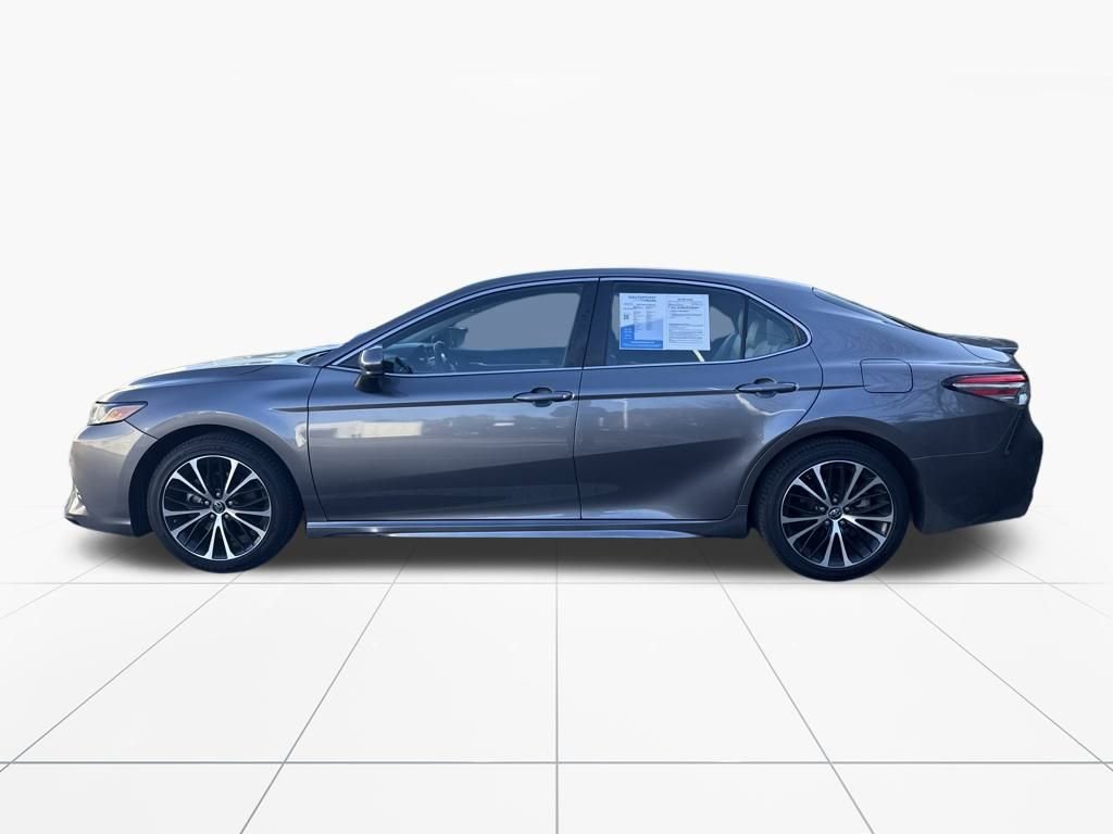Used 2018 Toyota Camry SE image 5